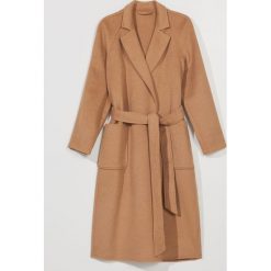 Płaszcz handmade z wełną -. Płaszcze damskie Mohito, bez wzorów, z wełny. Za 369,99 zł.