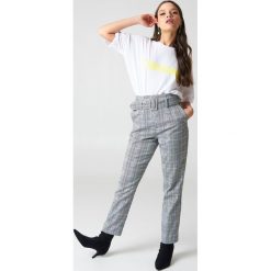Spodnie damskie: NA-KD Classic Spodnie z wysokim stanem i paskiem - Grey,Multicolor