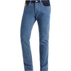 Jeansy męskie: Wrangler by Peter Max RETRO Jeansy Straight Leg blue mix