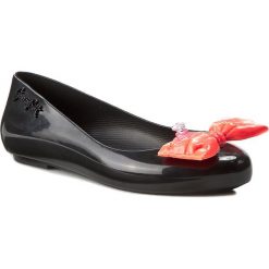 Baleriny MELISSA - Space Love + Jeremy Sc 31824 Black/Orange 51598. Czarne baleriny damskie lakierowane Melissa, z tworzywa sztucznego, na płaskiej podeszwie. W wyprzedaży za 229,00 zł.
