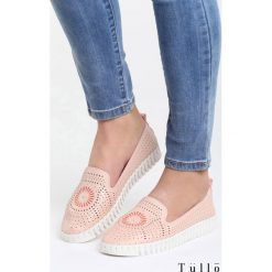 Różowe Slip On Morning Sun. Czerwone trampki damskie slip on Born2be, z materiału. Za 79,99 zł.