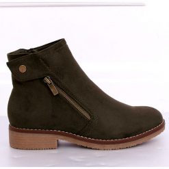 Botki sztyblety damskie zielone 8B908 Green. Zielone botki damskie ButyModne, z zamszu, bez obcasa, na płaskiej podeszwie, bez zapięcia. W wyprzedaży za 139,00 zł.