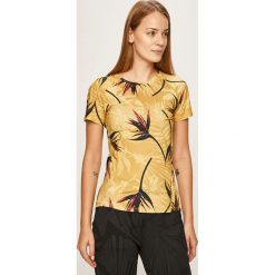 Desigual Sport - T-shirt. Żółte topy damskie Desigual Sport, s, bez wzorów, z elastanu, z okrągłym kołnierzem. W wyprzedaży za 129,90 zł.