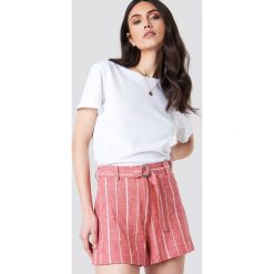 Bermudy damskie: Kristin Sundberg for NA-KD Lniane szorty – Red
