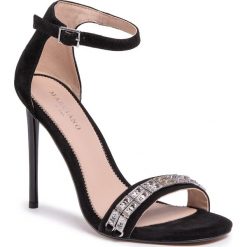 Sandały MARCIANO GUESS - 0GG9B29313Z JBLK. Czarne klapki damskie MARCIANO GUESS, z aplikacjami, ze skóry, bez obcasa, na obcasie. Za 839,00 zł.