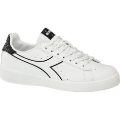 Sneakersy damskie Diadora białe. Białe sneakersy damskie Diadora, z gumy. Za 219,90 zł.