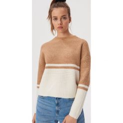 Sweter w kontrastowe panele - Brązowy. Pomarańczowe swetry damskie Sinsay, s, bez wzorów, bez rękawów, bez kaptura. Za 59,99 zł.