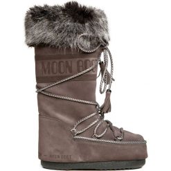 Śniegowce MOON BOOT VELVET. Brązowe śniegowce damskie Moon Boot, na zimę, z syntetyku, eleganckie, bez zapięcia. W wyprzedaży za 731,00 zł.
