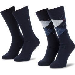 Zestaw 2 par wysokich skarpet męskich TOMMY HILFIGER - 391156 Dark Navy 322 1. Niebieskie skarpetki męskie TOMMY HILFIGER, bez wzorów, z elastanu. Za 59,00 zł.