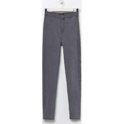 Jeansy super skinny z wysokim stanem ECO AWARE -. Jeansy damskie Sinsay, z podwyższonym stanem. Za 49,99 zł.