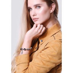 Srebrna Bransoletka Waft. Szare bransoletki damskie z cyrkoniami marki Born2be, srebrne. Za 19,99 zł.
