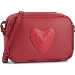 Torebka Escada Sport RITA ORA 5032725. Czerwone listonoszki damskie Escada Sport, bez wzorów, sportowe, bez dodatków. W wyprzedaży za 1099,00 zł.