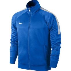 Nike Team Club Trainer 658683-463 bluzy męskie niebieskie XL. Niebieskie bluzy męskie Nike, s, bez wzorów, z poliesteru, sportowe, z kapturem, bez rękawów, bez kaptura. W wyprzedaży za 179,99 zł.
