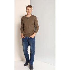 SWETER DŁUGI RĘKAW MĘSKI Z GUZIKIEM. Szare golfy męskie marki Top Secret, na jesień, m. Za 49,99 zł.
