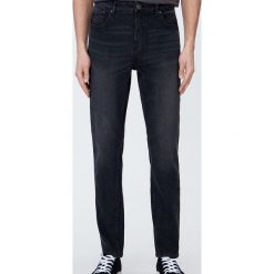 Jeansy slim straight - Szary. Szare jeansy męskie Sinsay, bez wzorów. Za 59,99 zł.