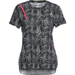 Puma GRAPHIC TEE Tshirt z nadrukiem puma whitepuma black paradise pink euphoria. Czarne t-shirty damskie Puma, xs, z nadrukiem, z materiału. Za 169,00 zł.