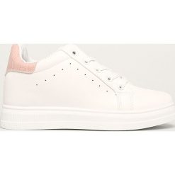 Answear - Buty. Białe koturny damskie ANSWEAR, bez wzorów, z gumy, sportowe. W wyprzedaży za 59,90 zł.
