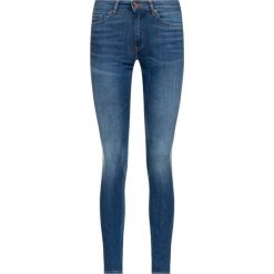 Jeansy Slim Fit TOMMY HILFIGER Venice WW0WW22053. Niebieskie jeansy damskie TOMMY HILFIGER. W wyprzedaży za 309,00 zł.
