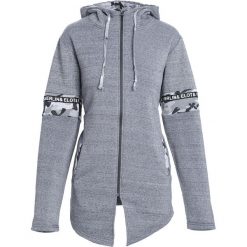 Szara Bluza Be Ok. Czarne bluzy męskie marki Born2be, m, z nadrukiem, z dresówki, z kapturem. Za 49,99 zł.
