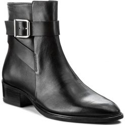 Botki VAGABOND - Meja 4408-101-20 Black. Czarne botki damskie na obcasie marki Vagabond, z materiału. W wyprzedaży za 349,00 zł.