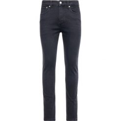 Jeansy Skinny Fit Calvin Klein Jeans J30J312422. Czarne jeansy męskie Calvin Klein Jeans, m, bez wzorów, z elastanu. W wyprzedaży za 289,00 zł.