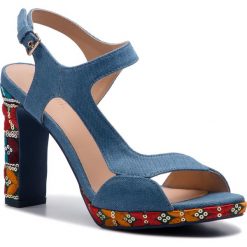 Sandały DESIGUAL - Marylin Exotic 19SSSD05 5006 Niebieski. Niebieskie klapki damskie Desigual, z aplikacjami, ze skóry ekologicznej, bez obcasa, na obcasie. W wyprzedaży za 399,00 zł.