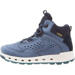 Ecco Tenisówki i Trampki wysokie denim blue/marine. Niebieskie tenisówki męskie ecco, z denimu. W wyprzedaży za 279,50 zł.