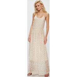 Vero Moda - Sukienka Rapunzel. Brązowe sukienki damskie rozkloszowane marki Vero Moda, s, z bawełny, eleganckie, z okrągłym kołnierzem, na ramiączkach, maxi. W wyprzedaży za 239,90 zł.