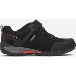 Czarne Buty Sportowe Capelli. Czarne buty sportowe męskie Born2be, bez zapięcia. W wyprzedaży za 119,99 zł.