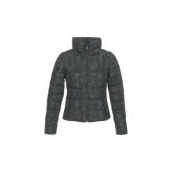 Kurtki pikowane Calvin Klein Jeans AMBER. Czarne kurtki damskie Calvin Klein Jeans, m, bez wzorów, z jeansu, bez kaptura. Za 879,20 zł.