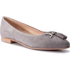 Baleriny JOOP! - Ismene 4140004449 Light Grey 801. Szare baleriny damskie JOOP!, bez wzorów, ze skóry, klasyczne, bez obcasa, na płaskiej podeszwie, bez zapięcia. Za 509,00 zł.