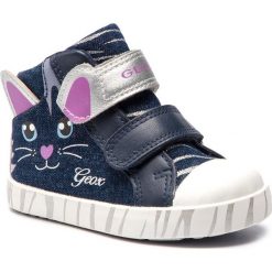 Trampki GEOX - B Kilwi G. D B92D5D 01354 C4002 M Navy. Niebieskie trampki dziewczęce Geox, z aplikacjami, z gumy, bez zapięcia. W wyprzedaży za 159,00 zł.