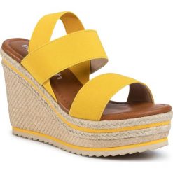 Espadryle REFRESH - 69619 Panama. Żółte espadryle damskie Refresh, bez wzorów, ze skóry ekologicznej, bez obcasa, na obcasie. Za 189,00 zł.
