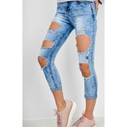 Jeansy damskie: Jasne jeansy z dziurami