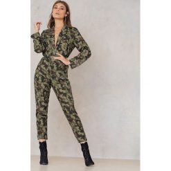 NA-KD Wzorzyste spodnie z prostymi nogawkami - Green,Multicolor. Zielone spodnie damskie NA-KD, z poliesteru. W wyprzedaży za 64,78 zł.