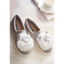 Szare Slip On Night Cloud. Szare trampki damskie slip on marki vices, z motywem zwierzęcym. Za 79,99 zł.