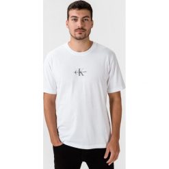 Calvin Klein Koszulka Biały. Białe podkoszulki męskie Calvin Klein, xxl, z nadrukiem, z bawełny, z krótkim rękawem. Za 204,95 zł.