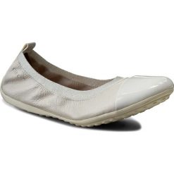 Baleriny GEOX - J Piuma Ball B J62B0B 000SK C1000 D Biały. Białe baleriny dziewczęce marki Geox, z materiału, na płaskiej podeszwie. W wyprzedaży za 219,00 zł.