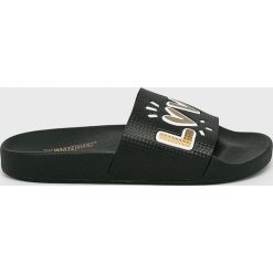 TheWhiteBrand - Klapki. Czarne klapki damskie TheWhiteBrand, bez wzorów, ze skóry, bez obcasa, na obcasie. W wyprzedaży za 129,90 zł.