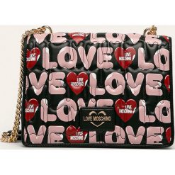 Love Moschino - Torebka. Czarne listonoszki damskie Love Moschino, bez wzorów, ze skóry ekologicznej, na ramię, pikowane, bez dodatków. W wyprzedaży za 699,90 zł.