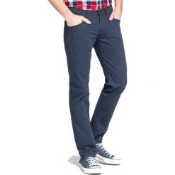 LEE DAREN ZIP FLY > L707SC37. Żółte spodnie męskie Lee, na lato, m, z aplikacjami, z elastanu, retro, długie. W wyprzedaży za 219,99 zł.