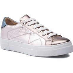 Sneakersy TOGOSHI - TG-10-02-000059 130. Różowe półbuty damskie Togoshi, na co dzień, z aplikacjami, ze skóry, bez obcasa, na płaskiej podeszwie, bez zapięcia. W wyprzedaży za 259,00 zł.