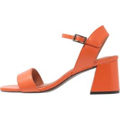 Sandały damskie: L’INTERVALLE PERLA Sandały orange