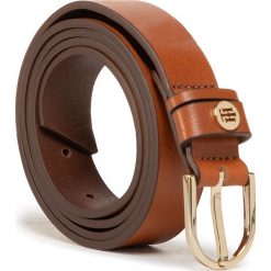 Pasek Damski TOMMY HILFIGER - Classic Belt 2.5 AW0AW07999 GB8. Pomarańczowe paski damskie TOMMY HILFIGER, w paski, ze skóry. Za 179,00 zł.
