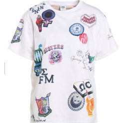 Opening Ceremony SISTERS REVERSIBLE TEE Tshirt z nadrukiem peral pink. Różowe t-shirty damskie marki Opening Ceremony, z nadrukiem, z bawełny. W wyprzedaży za 371,60 zł.