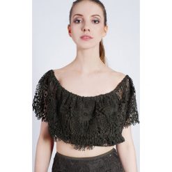 Bluzka z koronką. Zielone bluzki damskie Guess, s, w koronkowe wzory, z koronki, z okrągłym kołnierzem, z krótkim rękawem. Za 84,00 zł.
