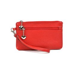 Skórzana kopertówka w kolorze czerwonym - (S)19 x (W)12 cm. Czerwone kopertówki damskie Black Friday Bags, bez wzorów, ze skóry, bez dodatków. W wyprzedaży za 99,95 zł.
