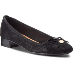 Baleriny KAZAR - Selma 34745-11-00 Black. Czarne baleriny damskie Kazar, bez wzorów, ze skóry, na wysokim obcasie, na obcasie, bez zapięcia. W wyprzedaży za 229,00 zł.