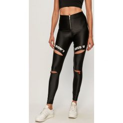 LaBellaMafia - Legginsy. Czarne spodnie damskie LABELLAMAFIA, s, z nadrukiem, z elastanu. Za 259,90 zł.