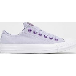 Converse - Tenisówki. Fioletowe trampki i tenisówki damskie Converse, bez wzorów, z gumy, na sznurówki. W wyprzedaży za 219,90 zł.